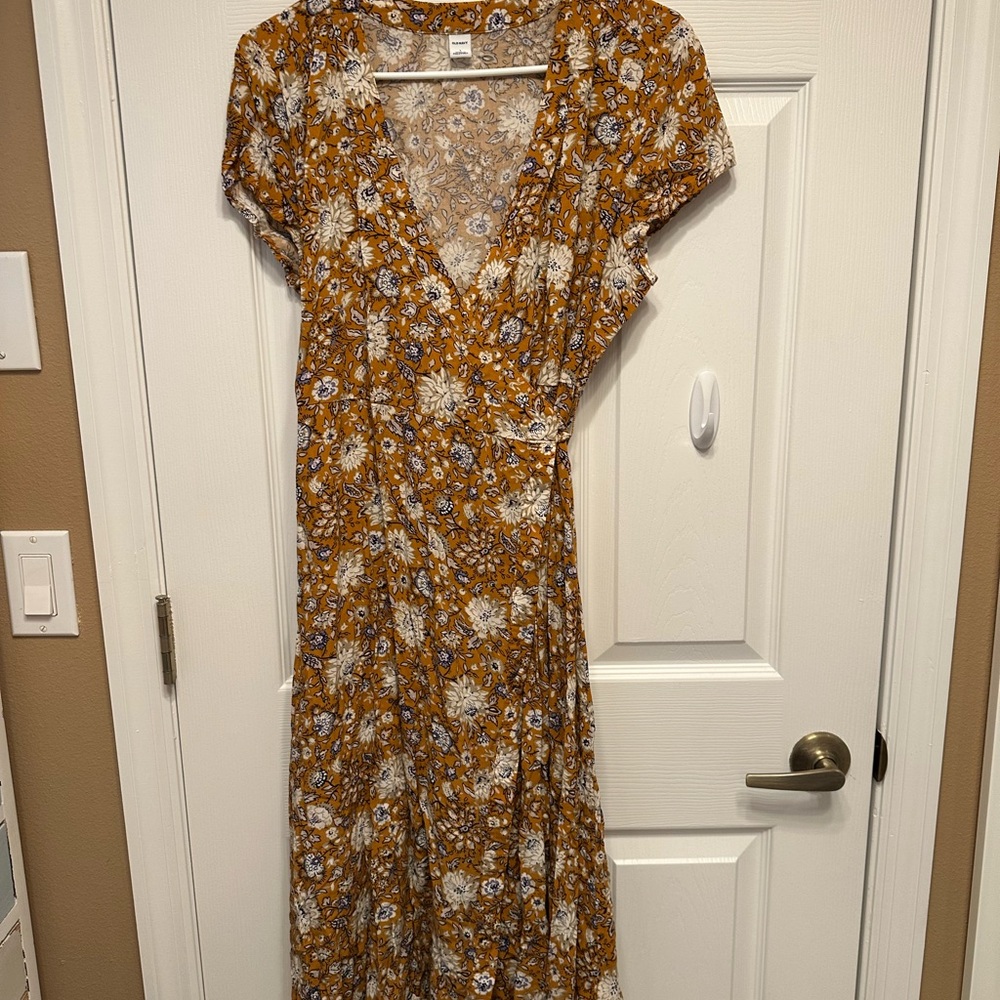 Old Navy Beautiful Floral Flutter Sleeve Wrap Sundress